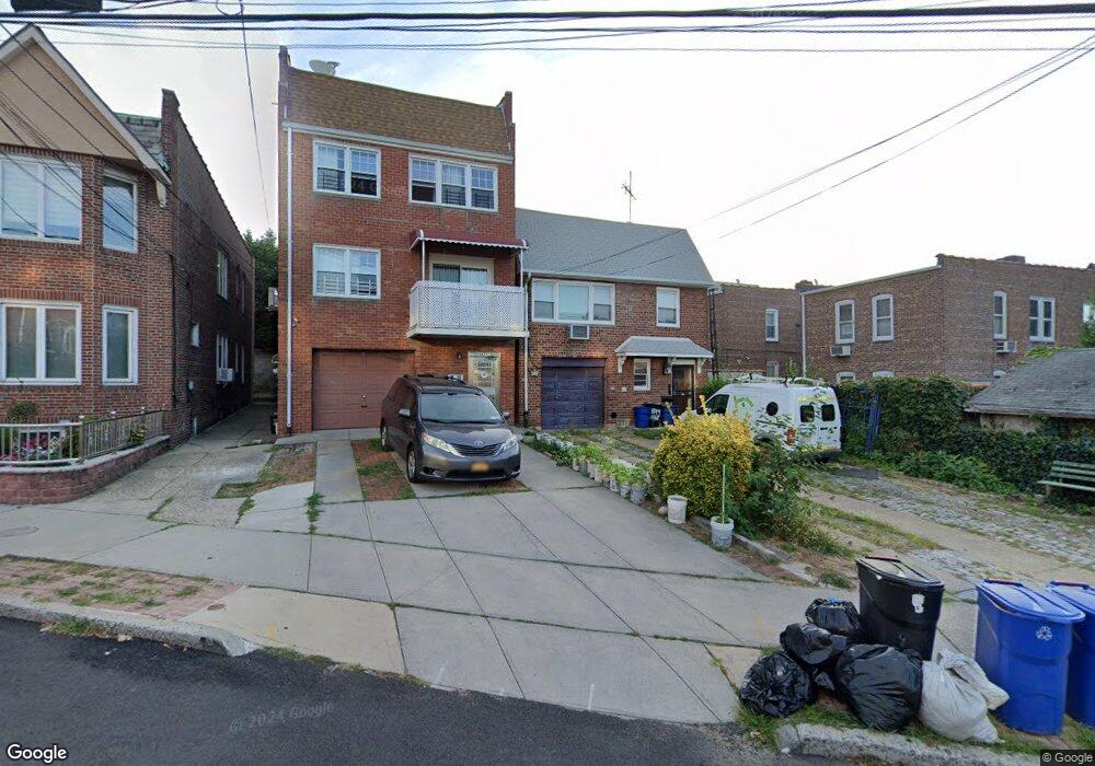 5443 66th St, Maspeth, NY 11378 - photo 1