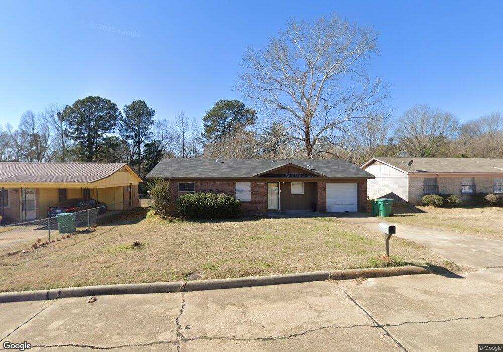 1406 Windsor Dr, Texarkana, TX 75501 - photo 1