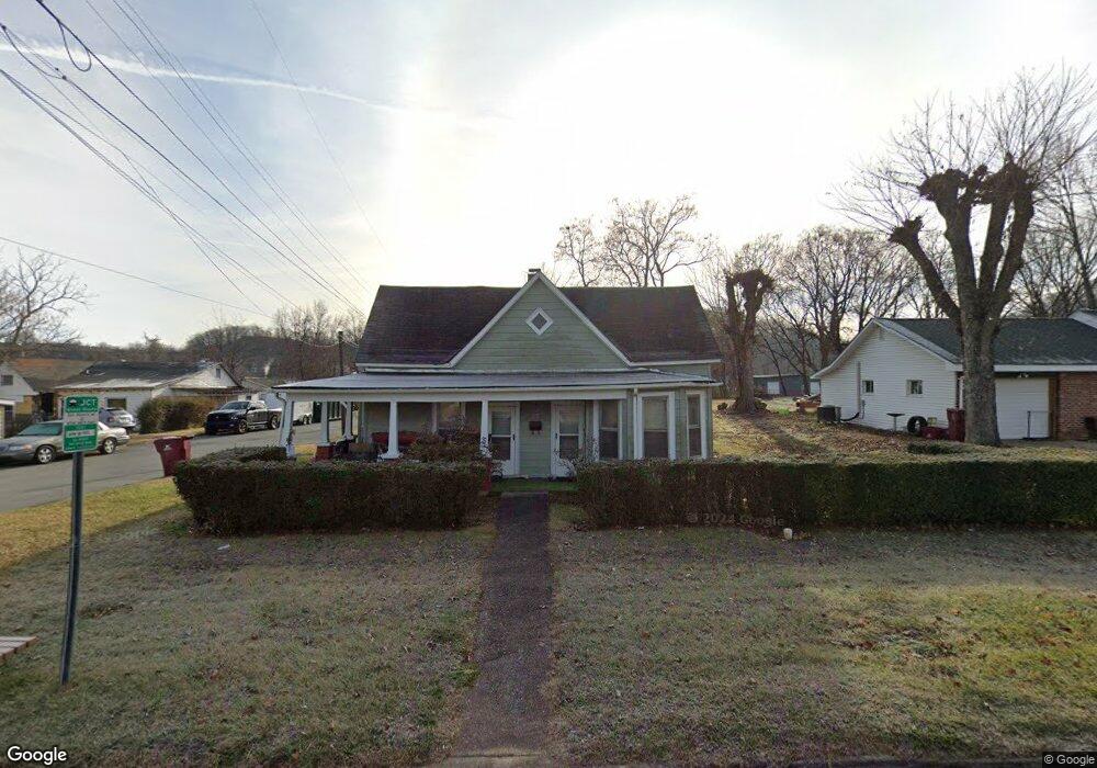 1416 E Fairview Ave, Johnson City, TN 37601 - photo 1