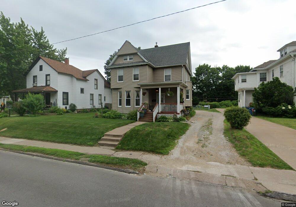 917 E Locust St, Davenport, IA 52803 - photo 1