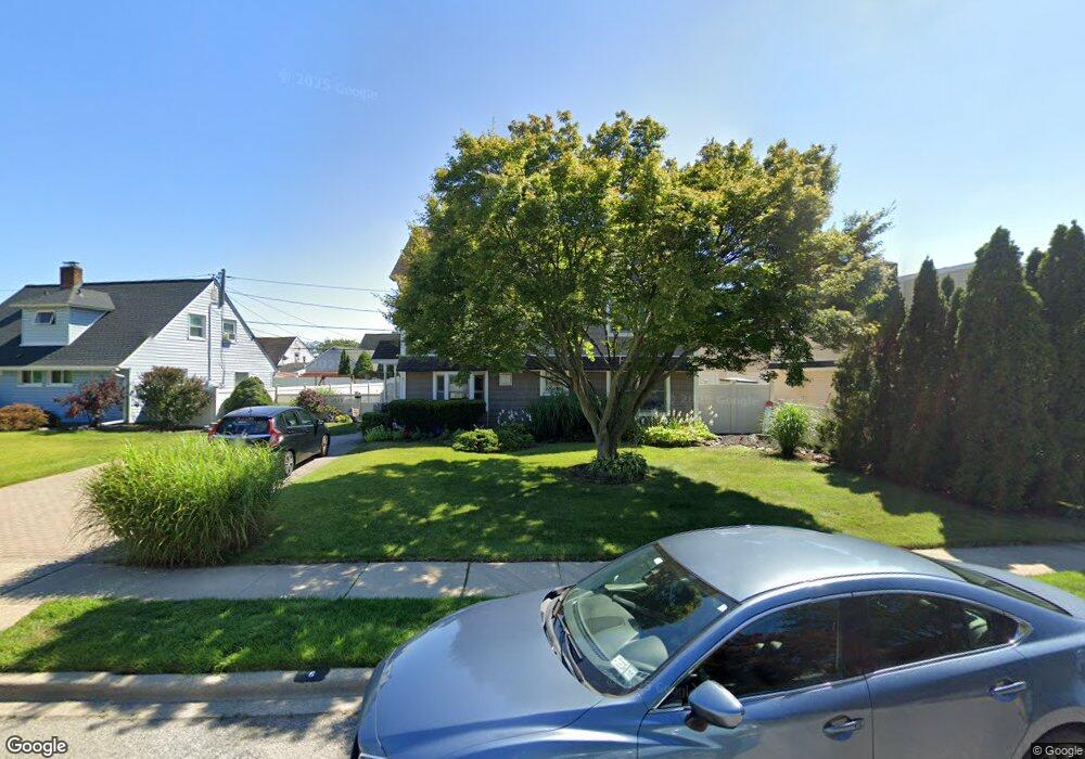 6 Hook Ln, Levittown, NY 11756 - photo 1