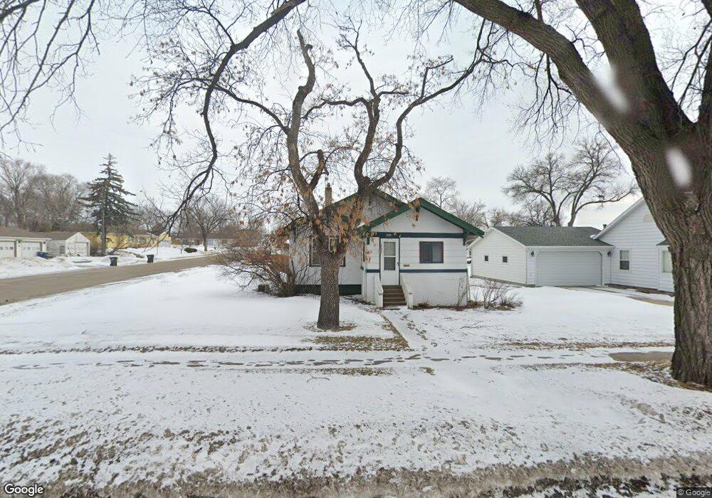 901 4th Ave SE, Jamestown, ND 58401 - photo 1