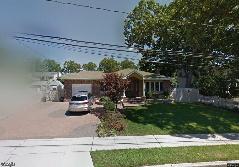 15 East Ct, Bethpage, NY 11714 - photo 1