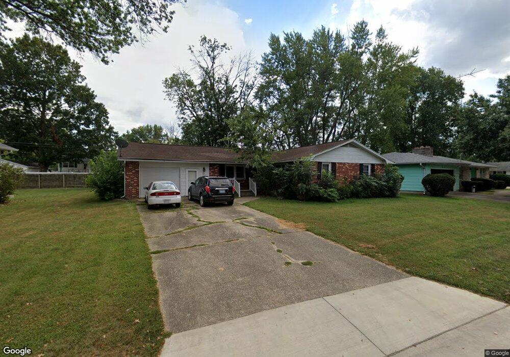 19 N Lakewood Dr, Effingham, IL 62401 - photo 1