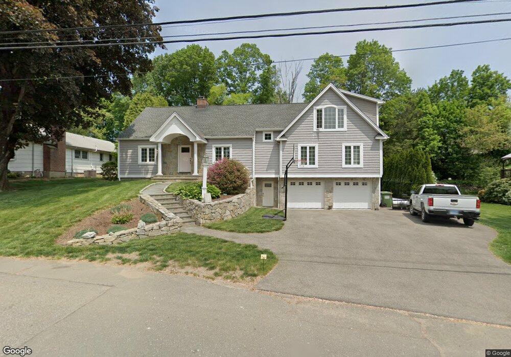 33 Brewster Place, Trumbull, CT 06611 - photo 1