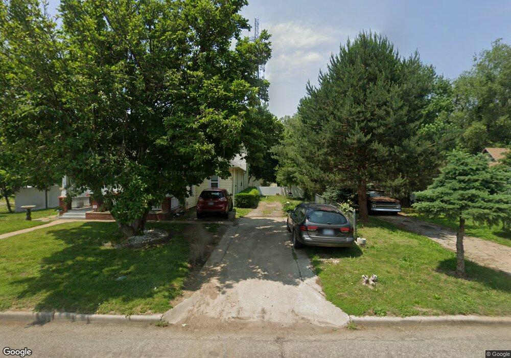 2235 SW Buchanan St, Topeka, KS 66611 - photo 1