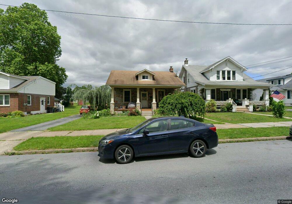 427 W High St, Womelsdorf, PA 19567 - photo 1