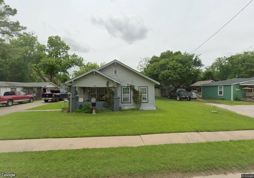 739 N Wilhite St, Cleburne, TX 76031 - photo 1
