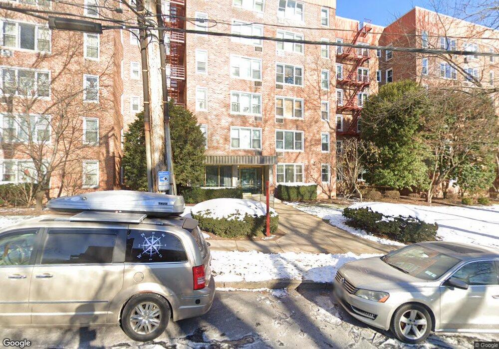 Cresthaven unit 326, Yonkers, NY 10703 - photo 1