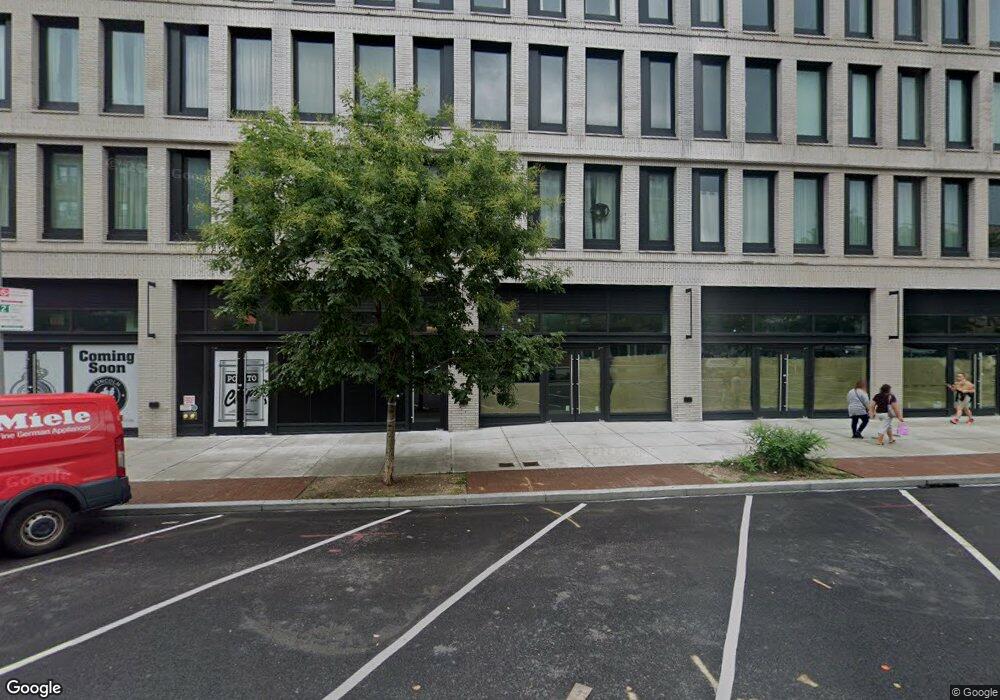 21-21 31 St unit 3 B, New York City, NY 11105 - photo 1