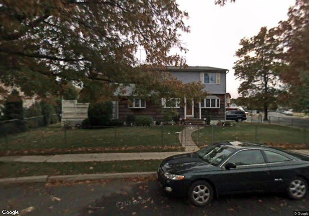 721 Carlyle Ave, Franklin Square, NY 11010 - photo 1