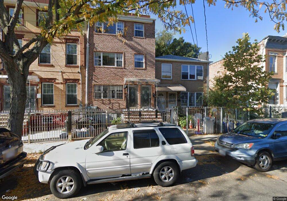 10448 164th St, Jamaica, NY 11433 - photo 1