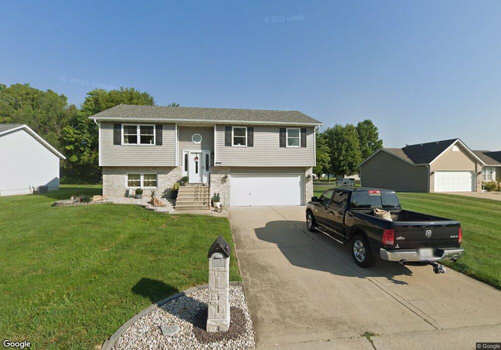 2328 Holiday Ln, Maryville, IL 62062 - photo 1