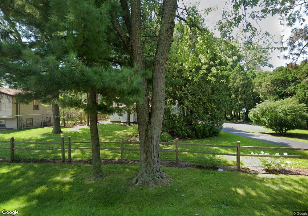 1527 Macarthur Dr, Waukegan, IL 60087 - photo 1