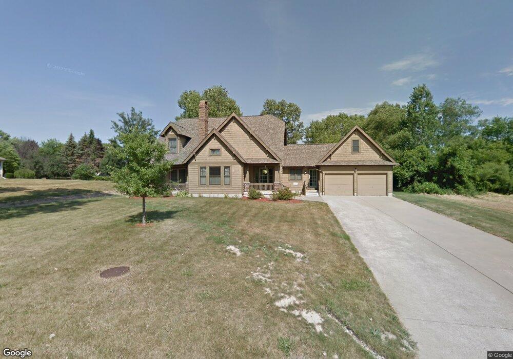 1186 Heatherwoode Rd, Flint, MI 48532 - photo 1