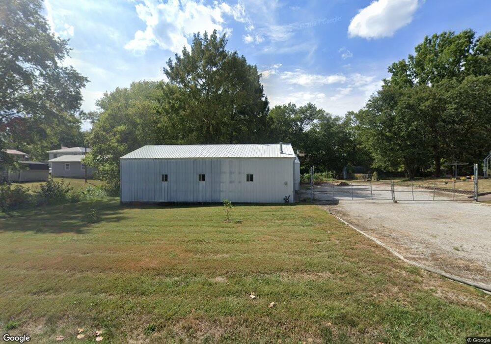 306 S County Line Rd, Windsor, MO 65360 - photo 1