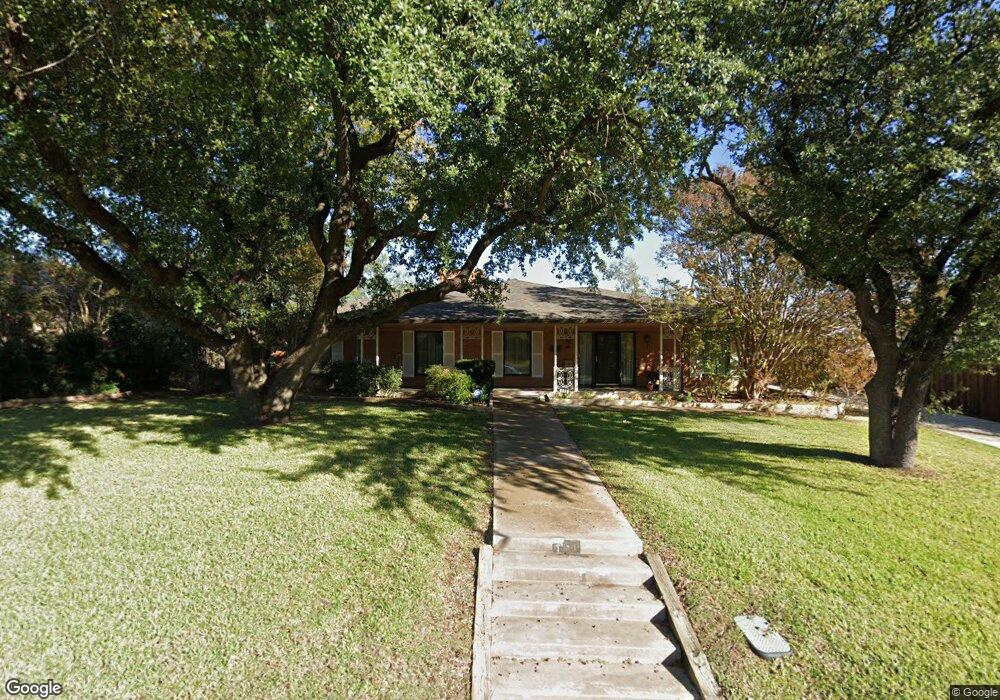 830 Cook Dr, Grand Prairie, TX 75050 - photo 1