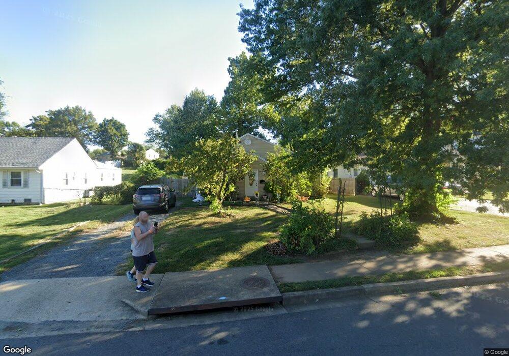 7401 Paxton Rd, Falls Church, VA 22043 - photo 1