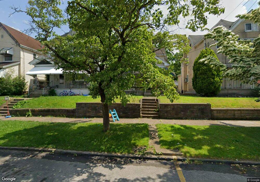 136 Franklin Ave, Vandergrift, PA 15690 - photo 1