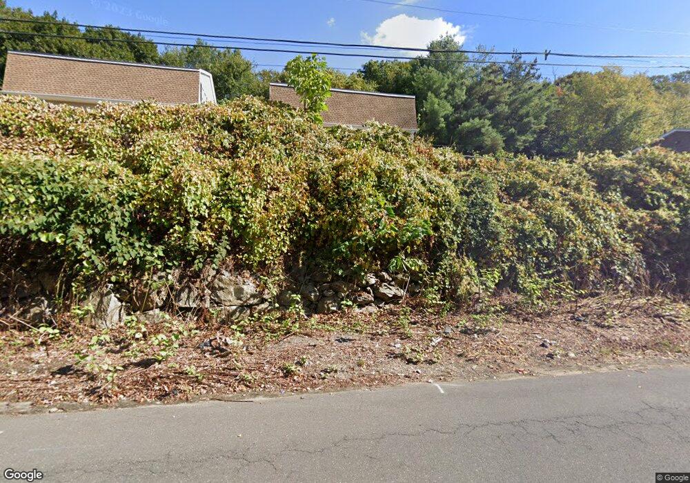 300 Waterville St unit 300, Waterbury, CT 06710 - photo 1