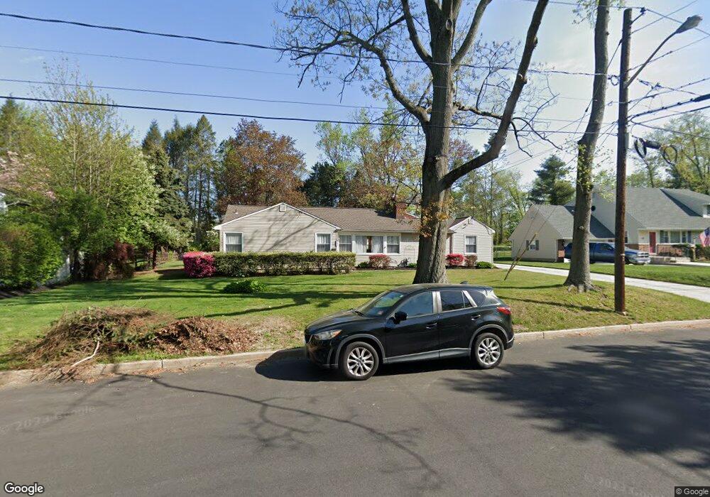 555 Devon Rd, Moorestown, NJ 08057 - photo 1