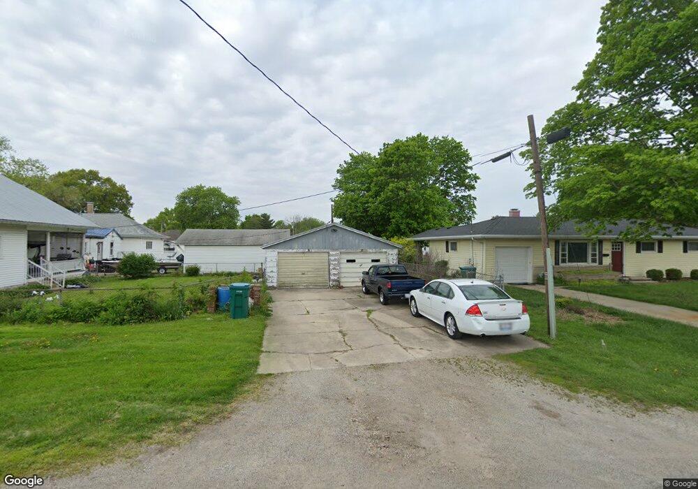 805 N 26th St, Mattoon, IL 61938 - photo 1