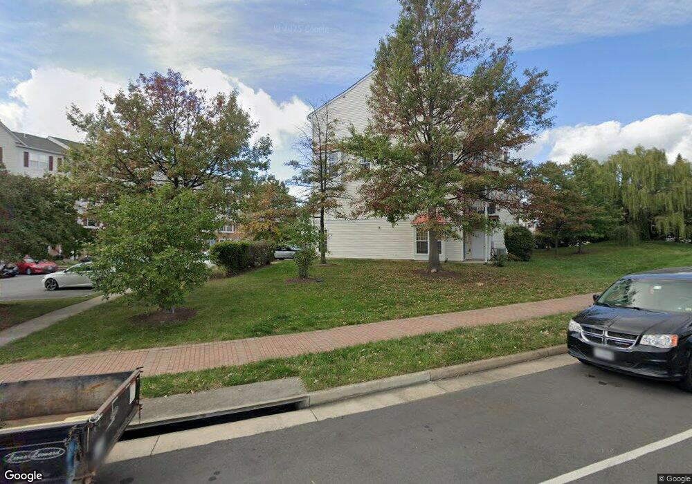 2491 Quick St unit 101, Herndon, VA 20171 - photo 1