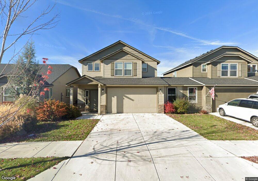 921 NW 24th Way, Redmond, OR 97756 - photo 1