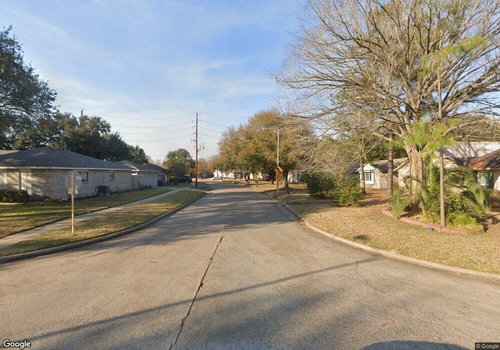 9102 Denise Ln, Tomball, TX 77375 - photo 1