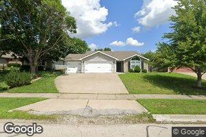 540 Arrowhead Dr, Lawrence, KS 66049