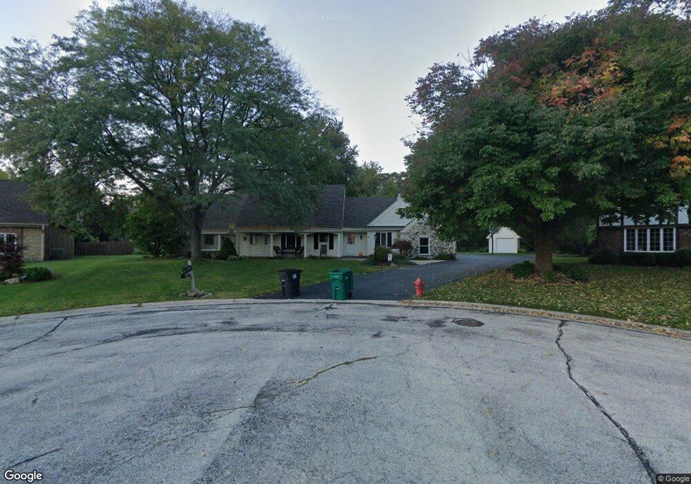 W162N8217 Tamarack Ct, Menomonee Falls, WI 53051 - photo 1