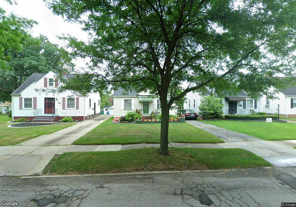 21002 Raymond St, Maple Heights, OH 44137 - photo 1