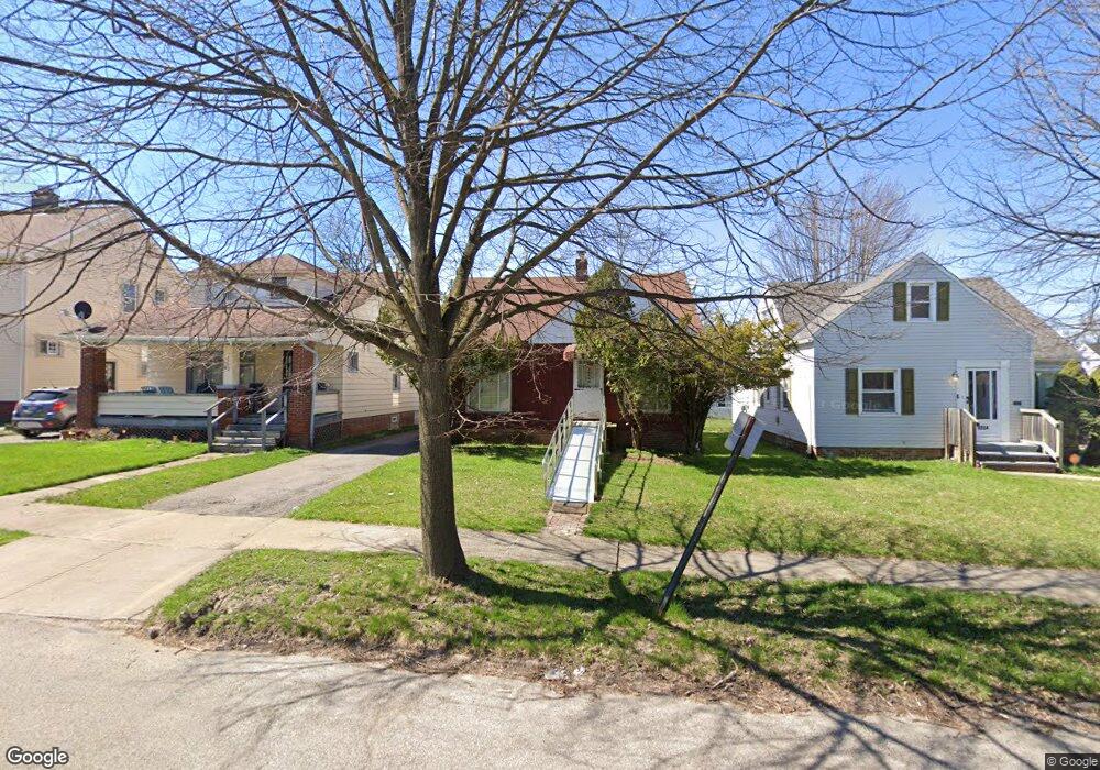 5558 Dalewood Ave, Maple Heights, OH 44137 - photo 1