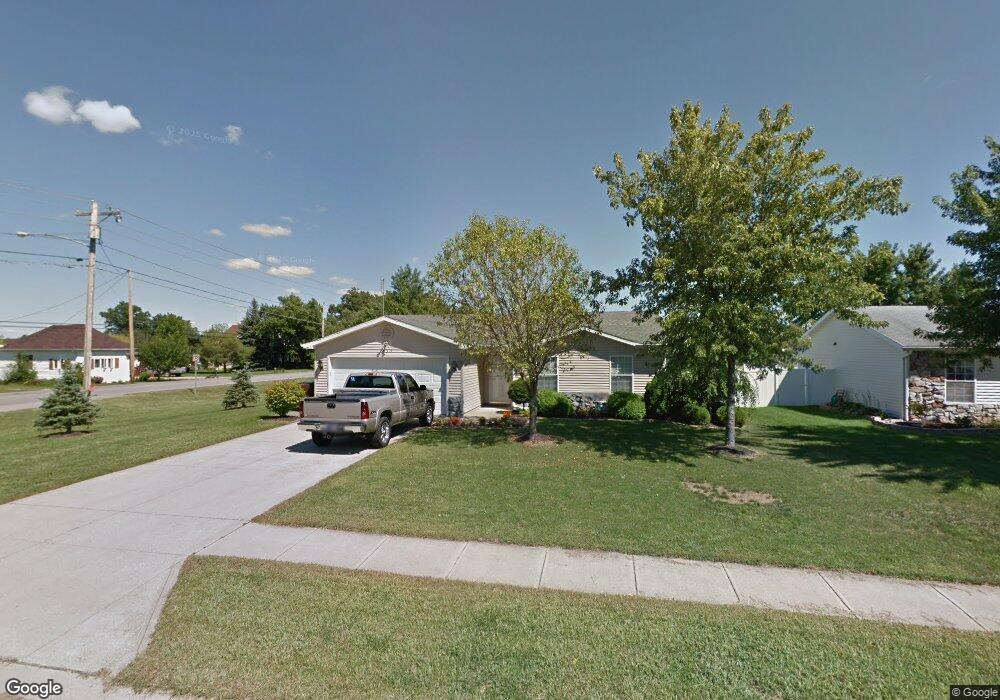 239 Columbian Ave, Bluffton, IN 46714 - photo 1