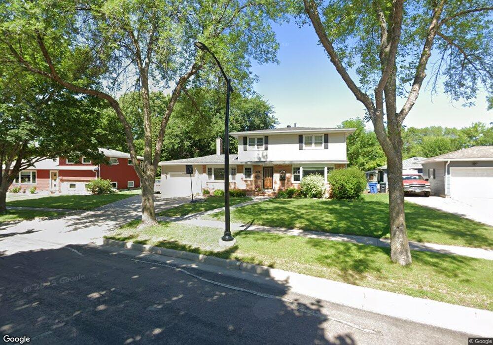 2910 Edgemont St N, Fargo, ND 58102 - photo 1