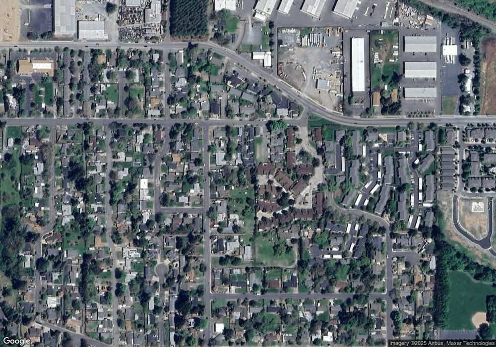 1023 SE Rogue Dr, Grants Pass, OR 97526 - photo 1