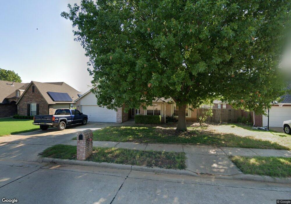 5227 S Redbud Ave, Broken Arrow, OK 74011 - photo 1