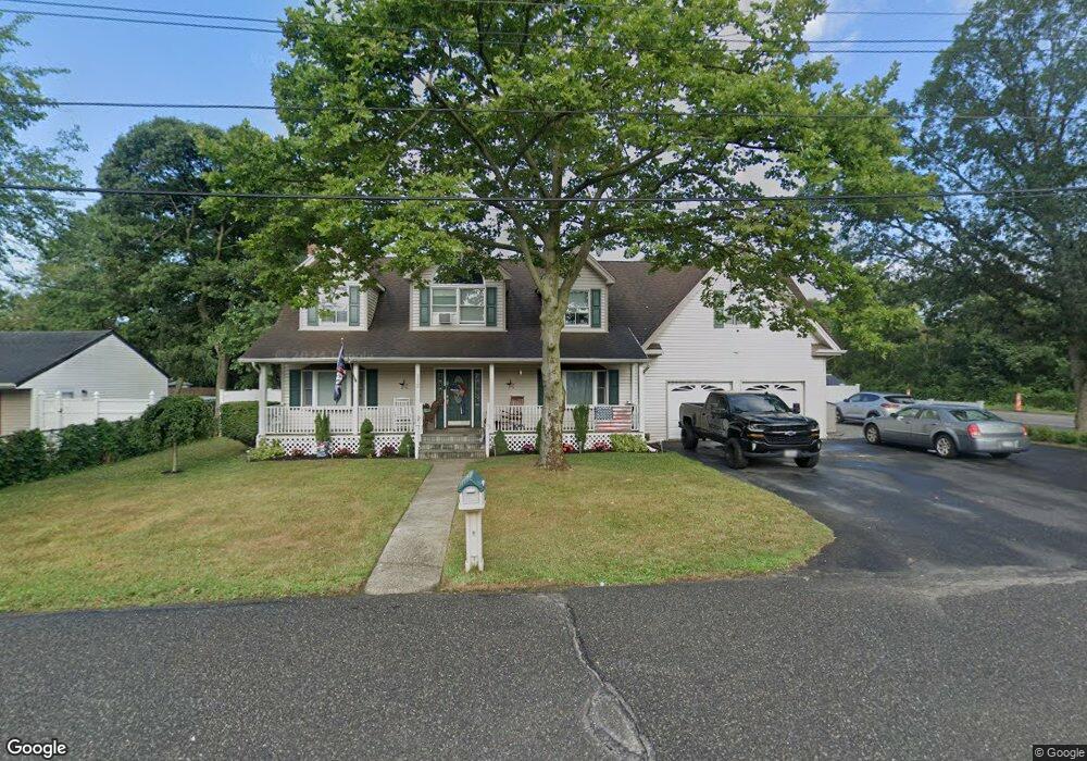 112 Wendy Dr, Holtsville, NY 11742 - photo 1