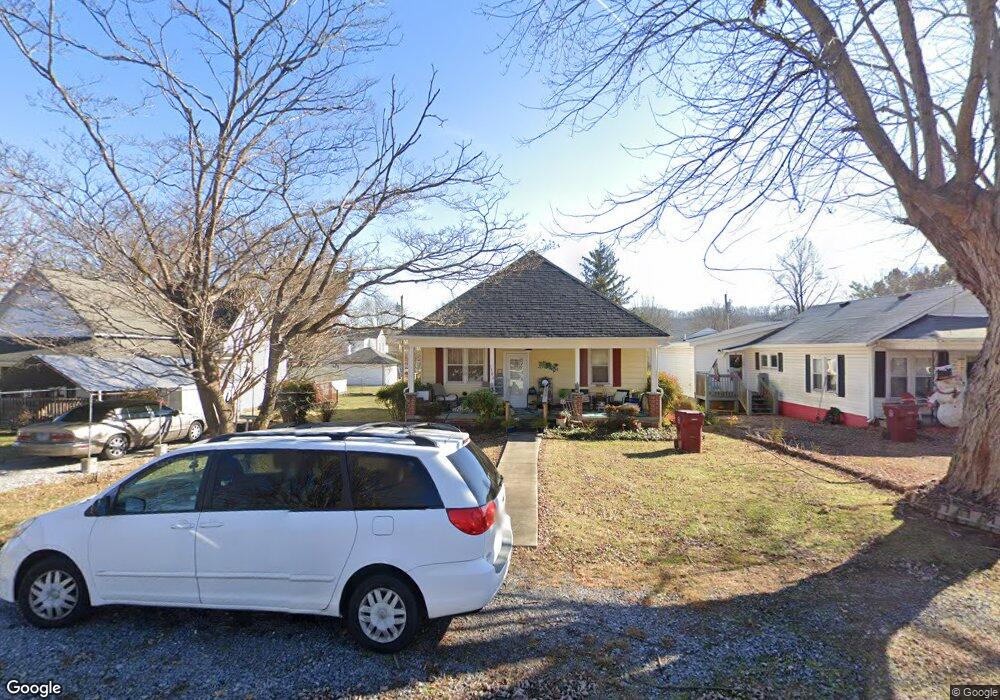 1206 E Chilhowie Ave, Johnson City, TN 37601 - photo 1