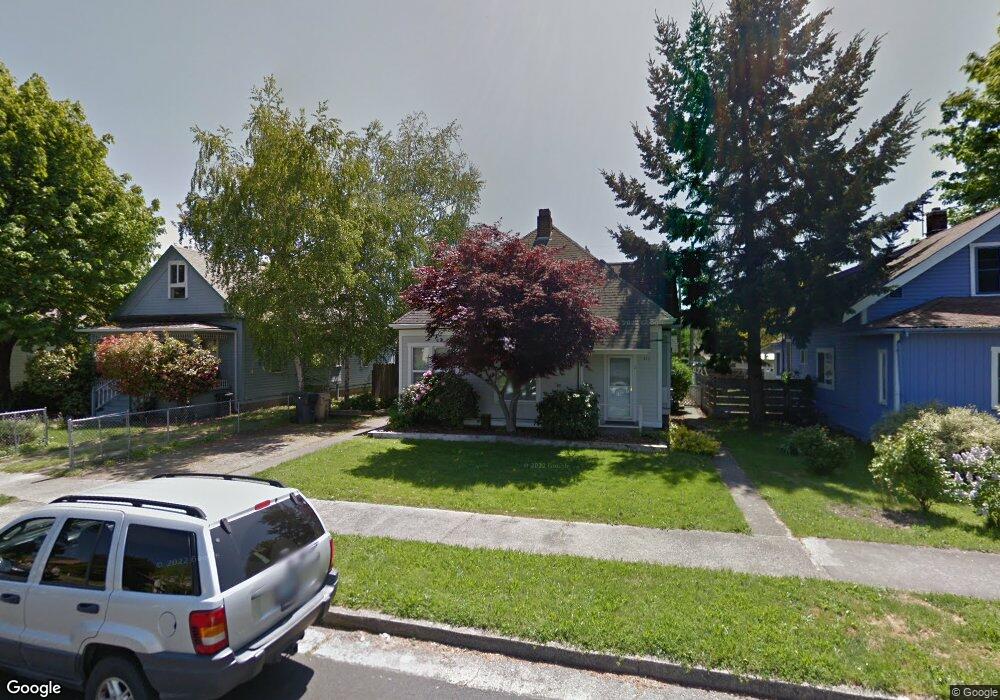 413 NW C St, Grants Pass, OR 97526 - photo 1