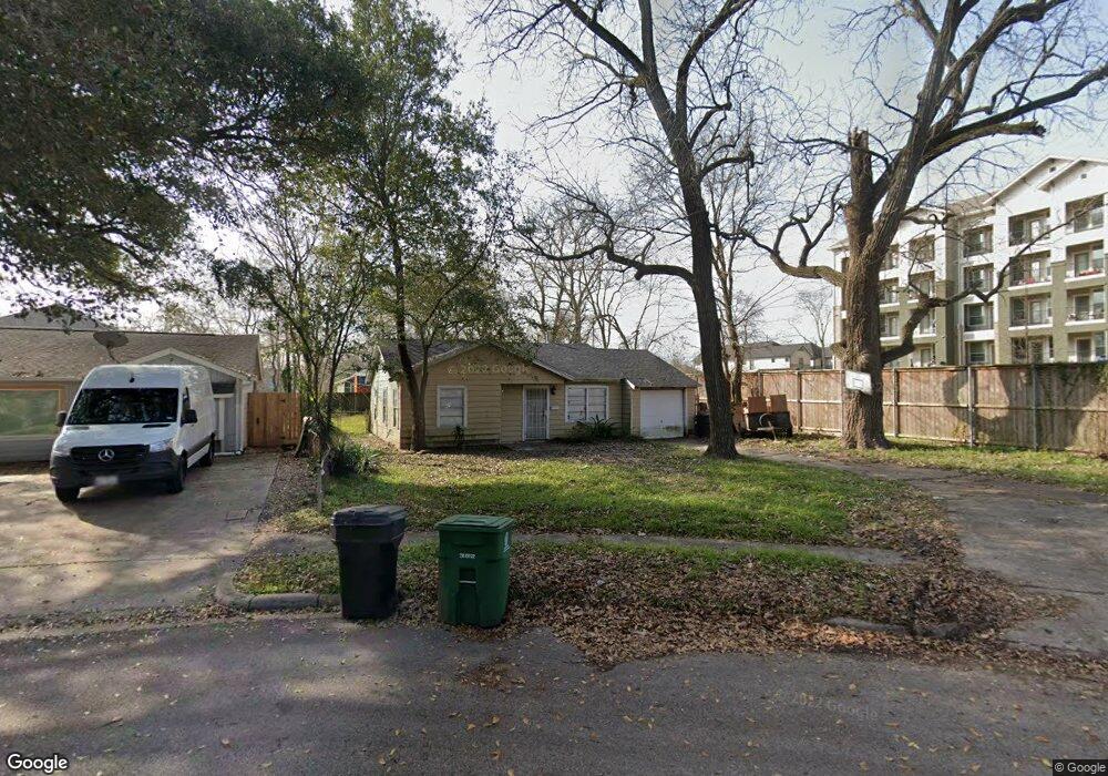 402 Barkley St, Houston, TX 77022 - photo 1