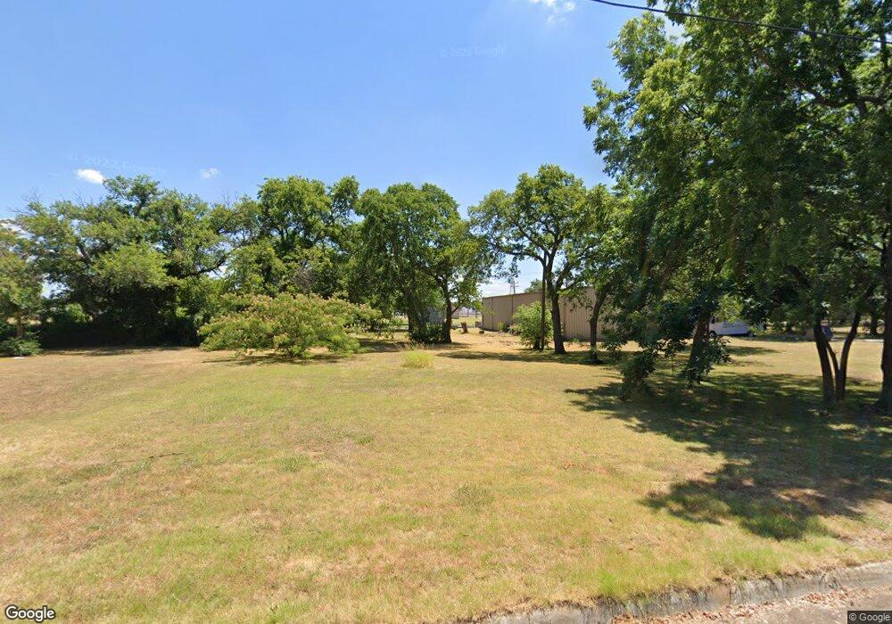 1310 Witherspoon St, Gainesville, TX 76240 - photo 1