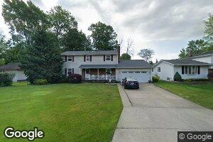 8 Minnewawa Dr, Eastlake, OH 44095