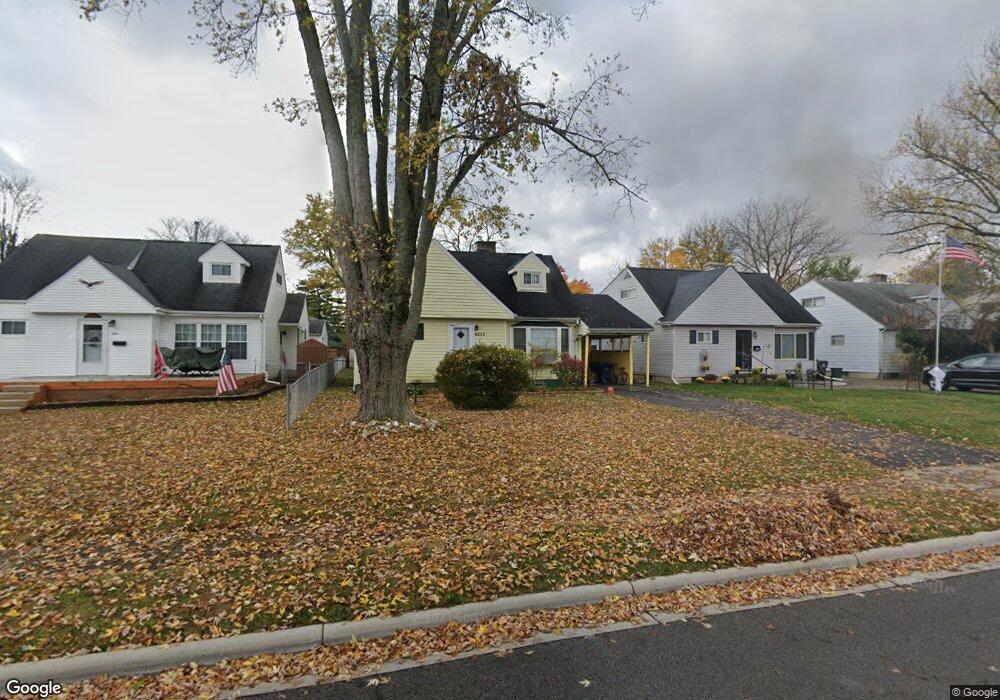 4257 Mayflower Blvd, Columbus, OH 43213 - photo 1