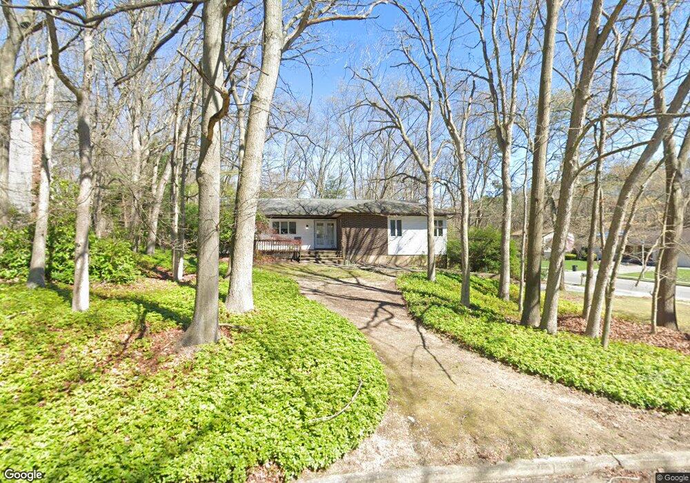 11 Harris Ct, ComMacK, NY 11725 - photo 1