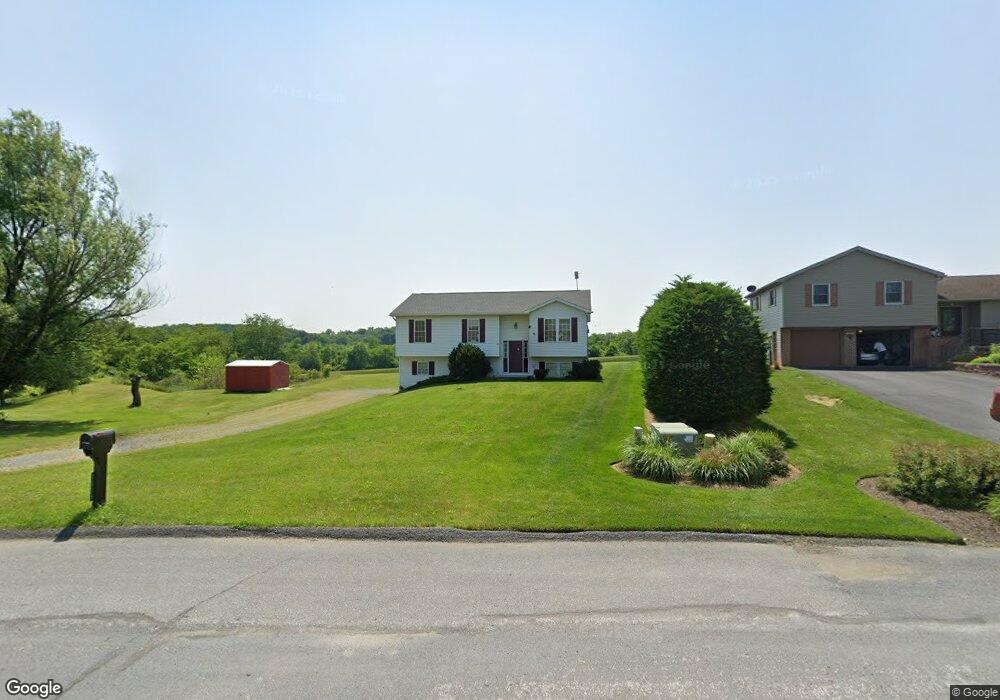 1218 Courtney Dr, Chambersburg, PA 17201 - photo 1