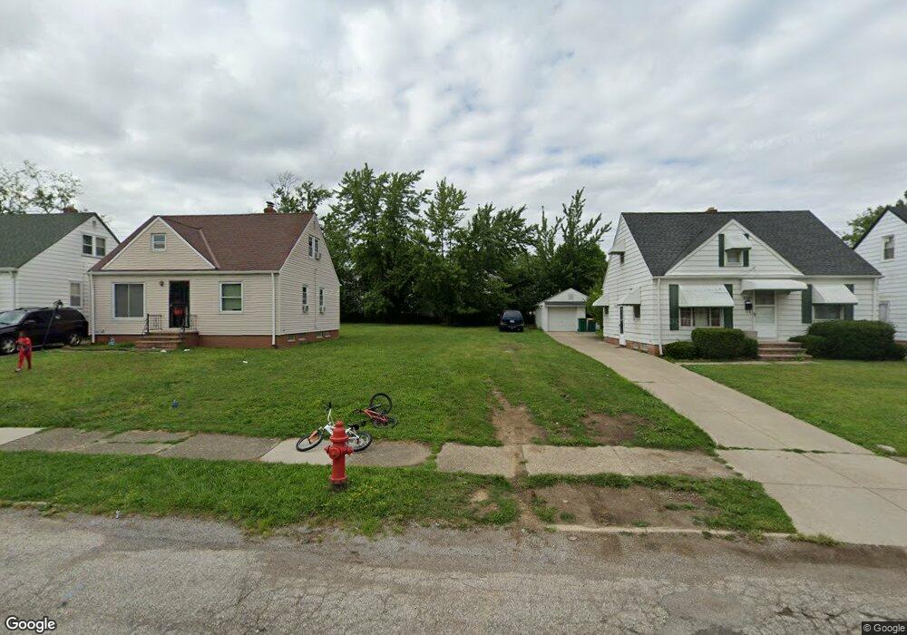 20905 Franklin Rd, Maple Heights, OH 44137 - photo 1