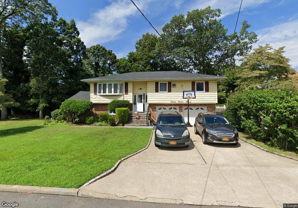 1470 Langdon Blvd, Rockville Centre, NY 11570 - photo 1