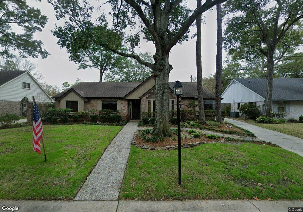 10019 Cedar Creek Dr, Houston, TX 77042 - photo 1