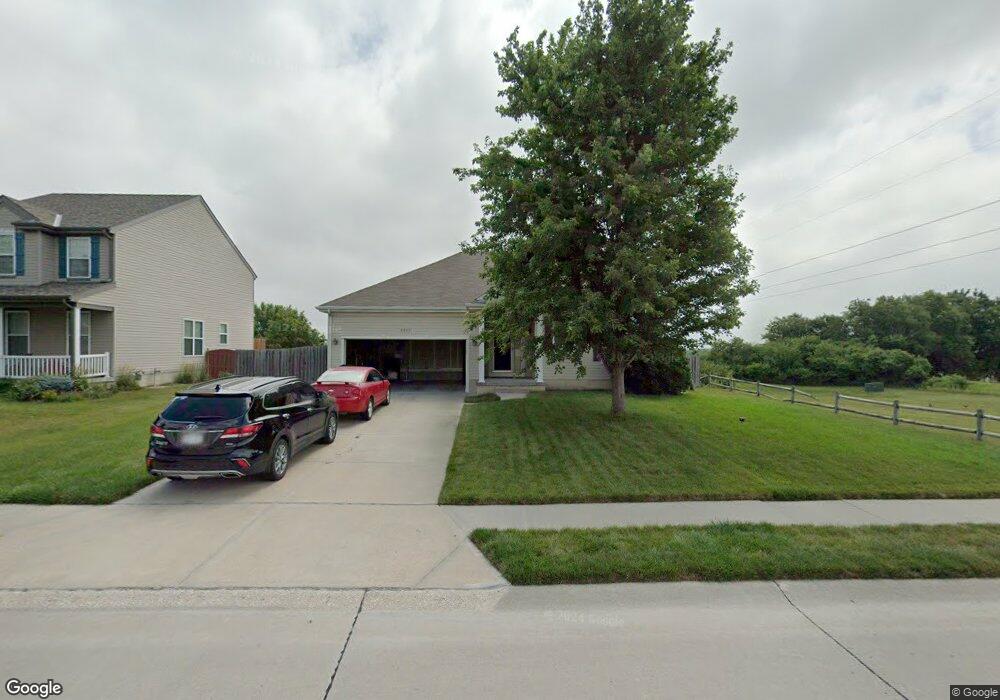 2417 S River Rock Dr, Papillion, NE 68046 - photo 1